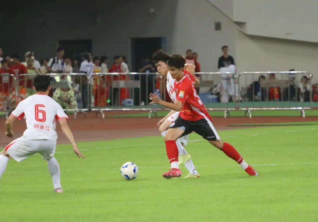 FB体育官方入口-0:0握手言和！佛山门将，太燃了！